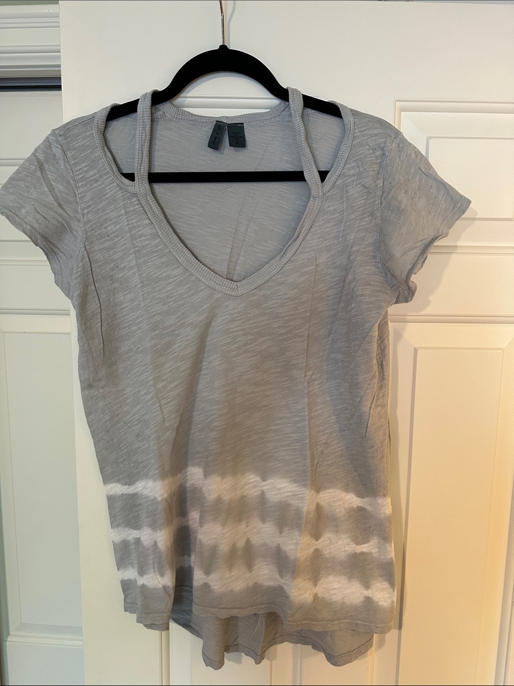 Light Gray Tie-Dye V-Neck Short Sleeve Top